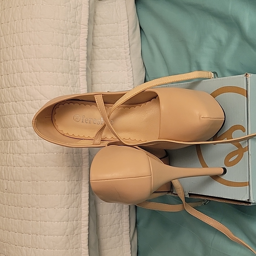 Ankle strap platform heels 7.5